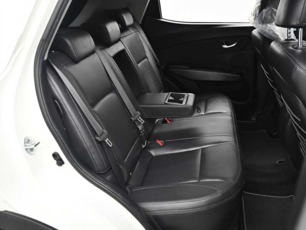 Ssangyong Tivoli - Vista 12