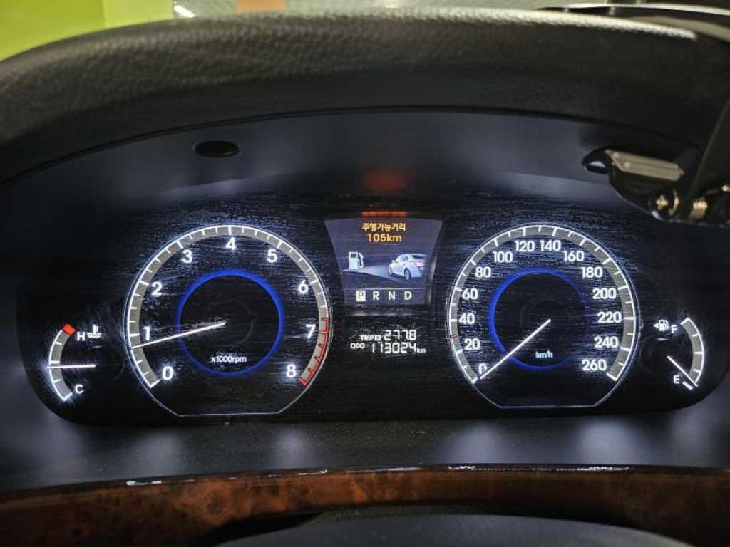 HYUNDAI Equus - Vista 9