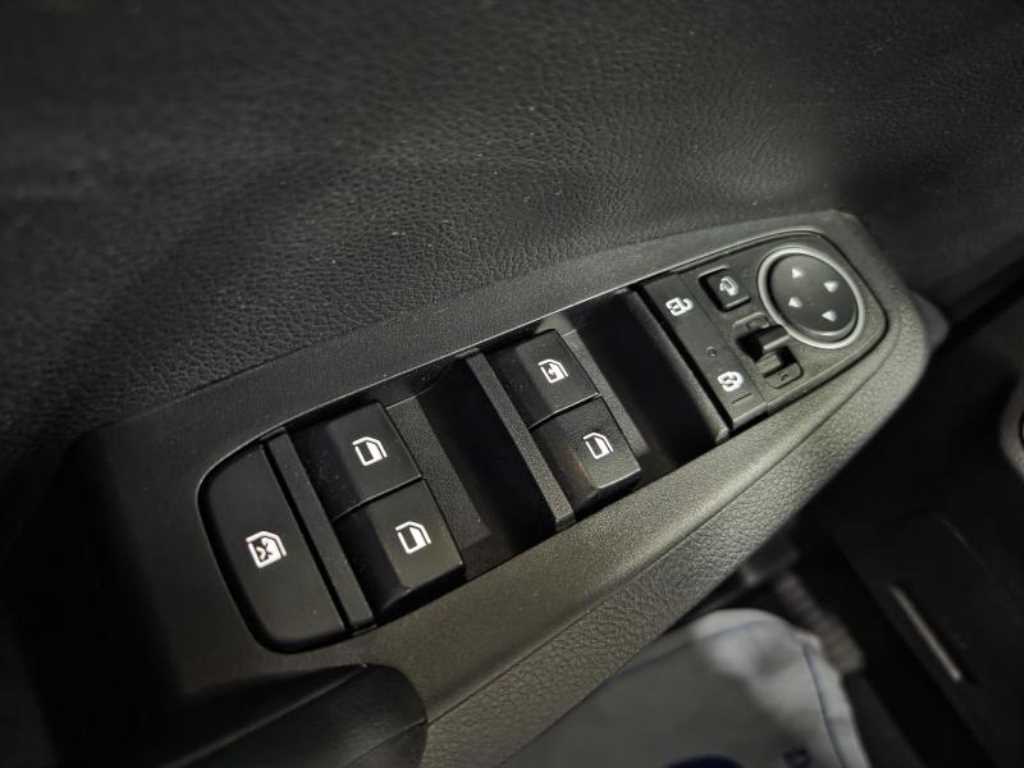KIA Seltos - Vista 10
