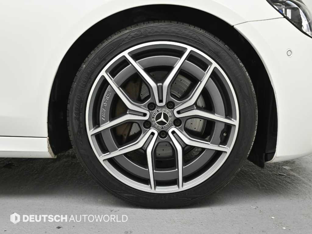 Mercedes Benz E class - Vista 5