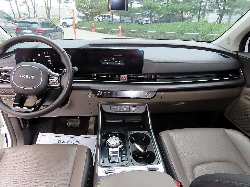 KIA Carnival - Vista 8