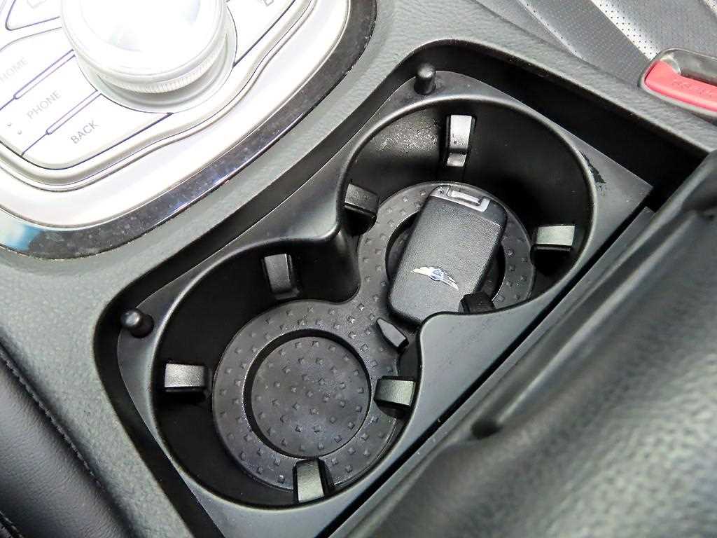 HYUNDAI Genesis - Vista 11