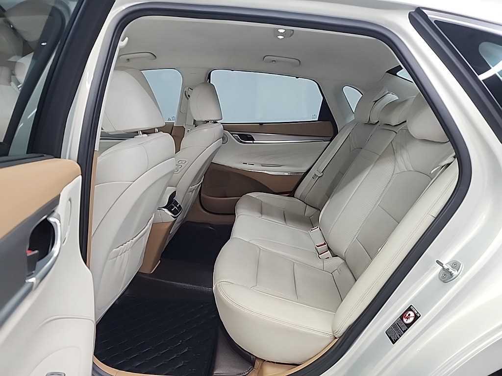 HYUNDAI Grandeur - Vista 12