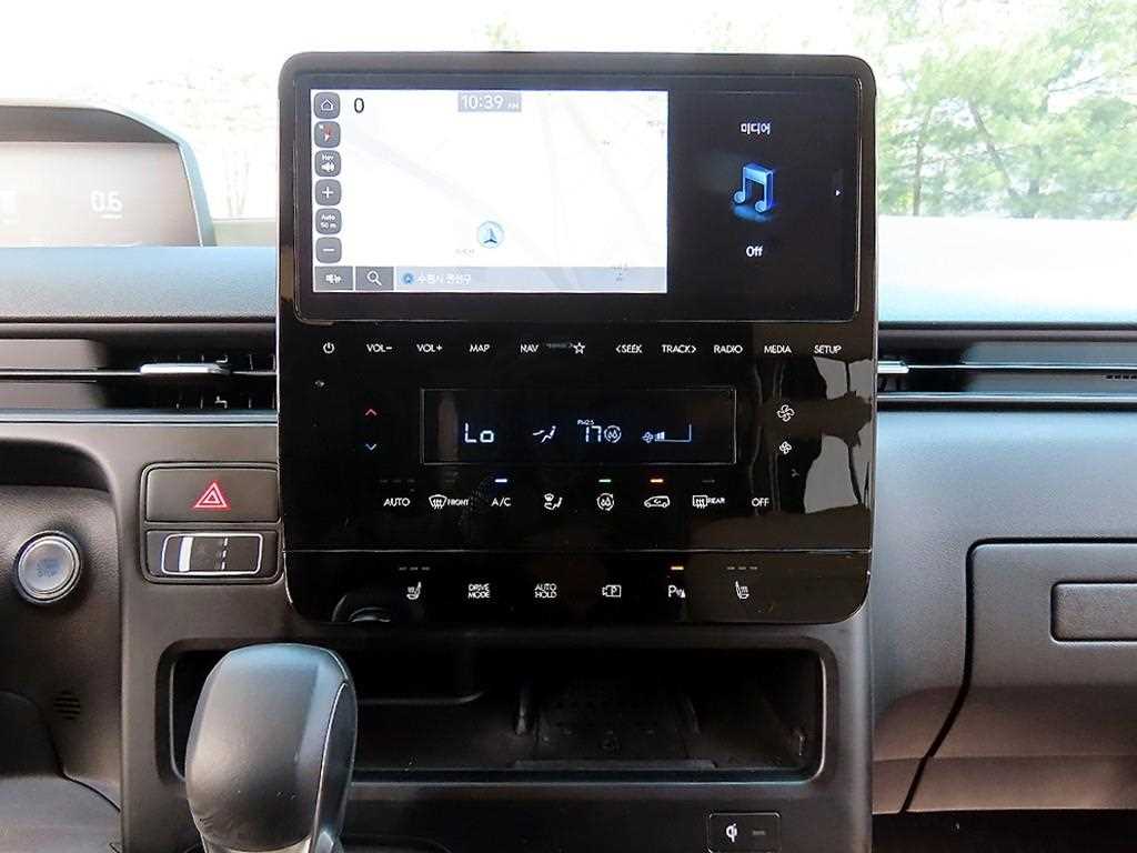 HYUNDAI Staria 2024 Plateado - Importación desde Corea - HF Imports Iquique - Foto 13
