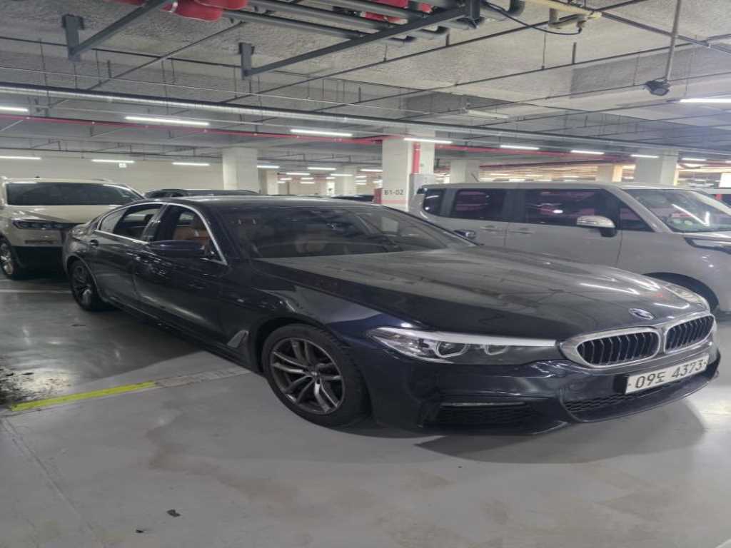 BMW 5 Series 2018 Negro - Importación desde Corea - HF Imports Iquique - Foto 1
