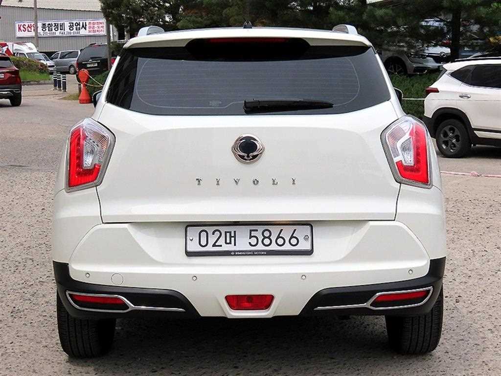 Ssangyong Tivoli - Vista 4