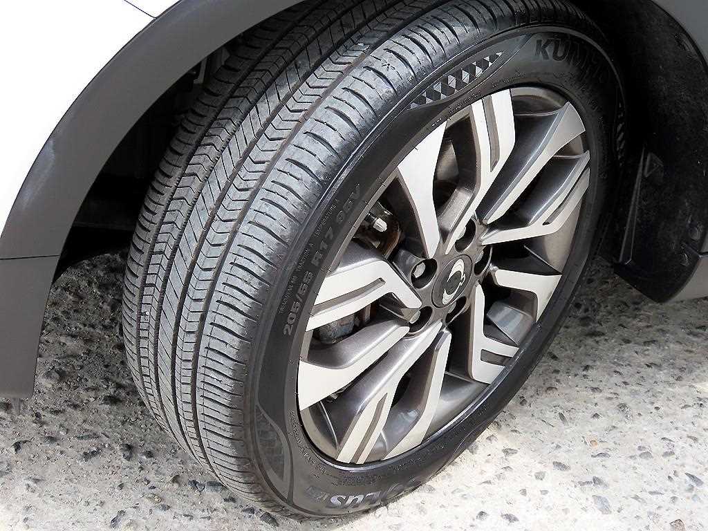 Ssangyong Tivoli 2019 Blanco - Importación desde Corea - HF Imports Iquique - Foto 20