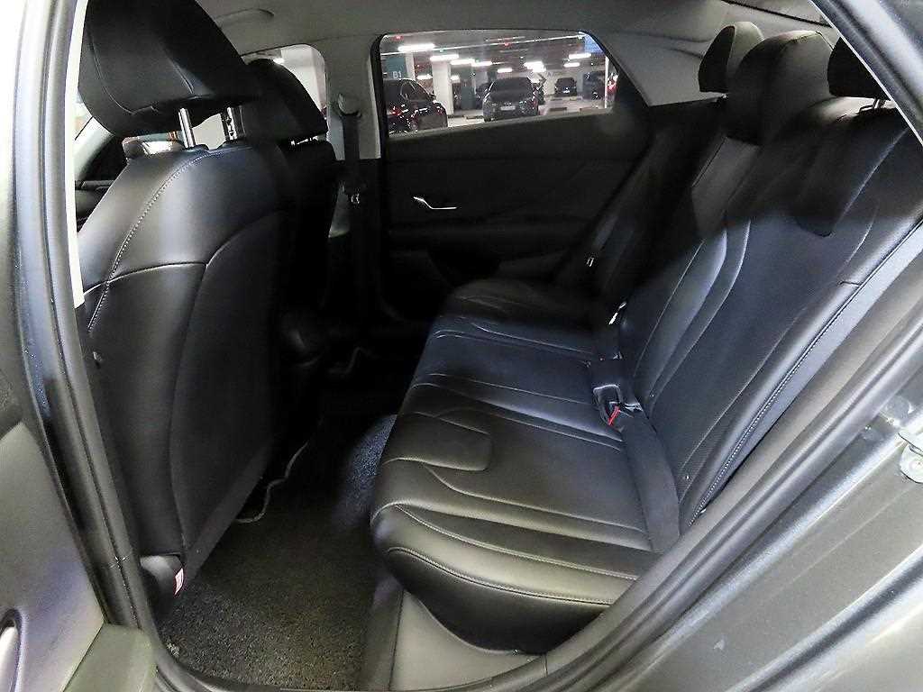 HYUNDAI Avante - Vista 7