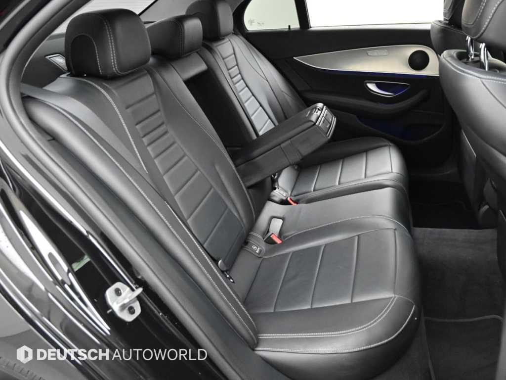 Mercedes Benz E class - Vista 12