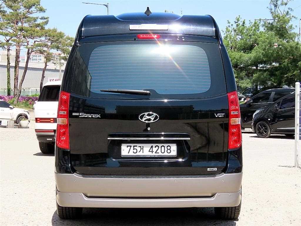 HYUNDAI Starex - Vista 4