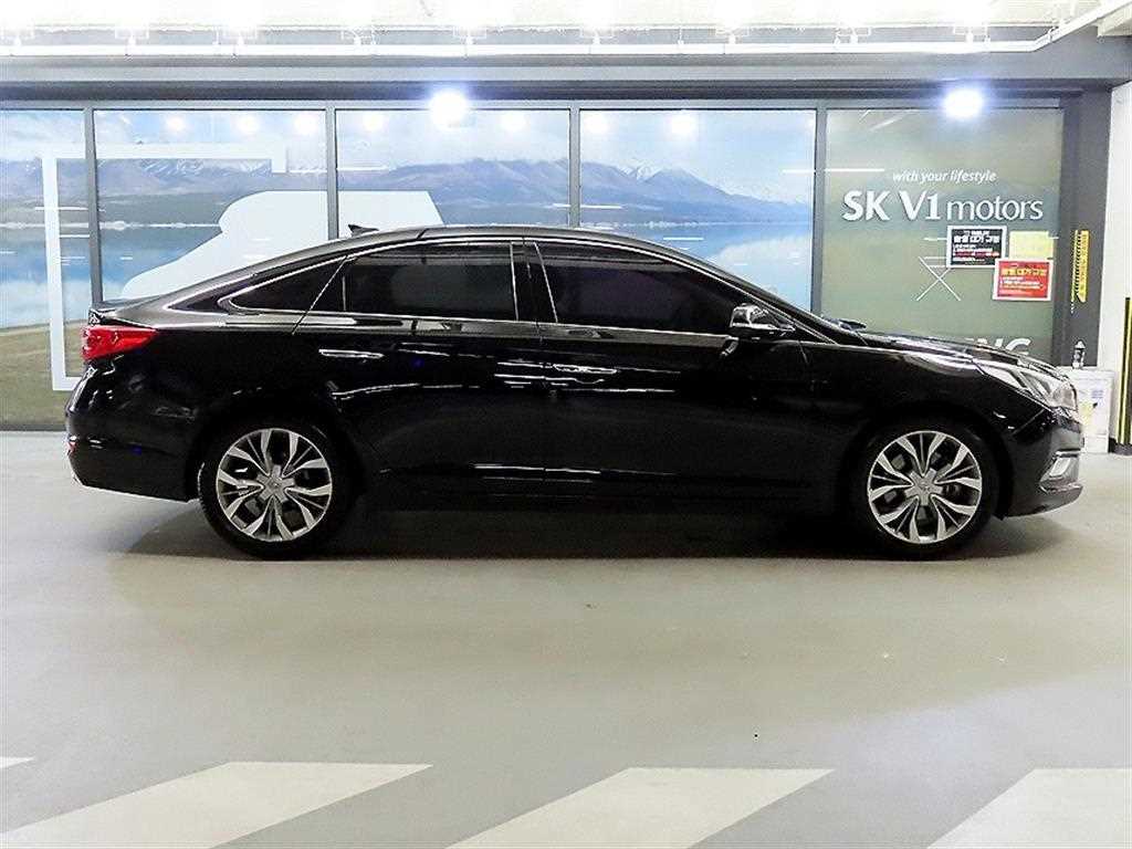 HYUNDAI Sonata - Vista 3