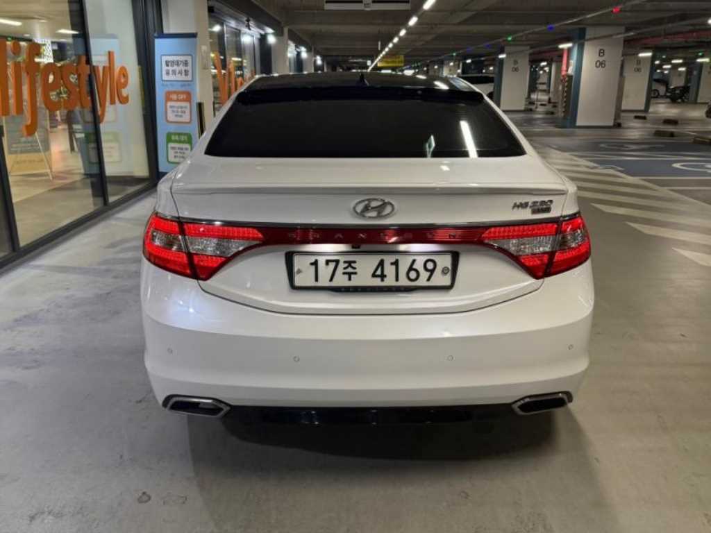 HYUNDAI Grandeur - Vista 5