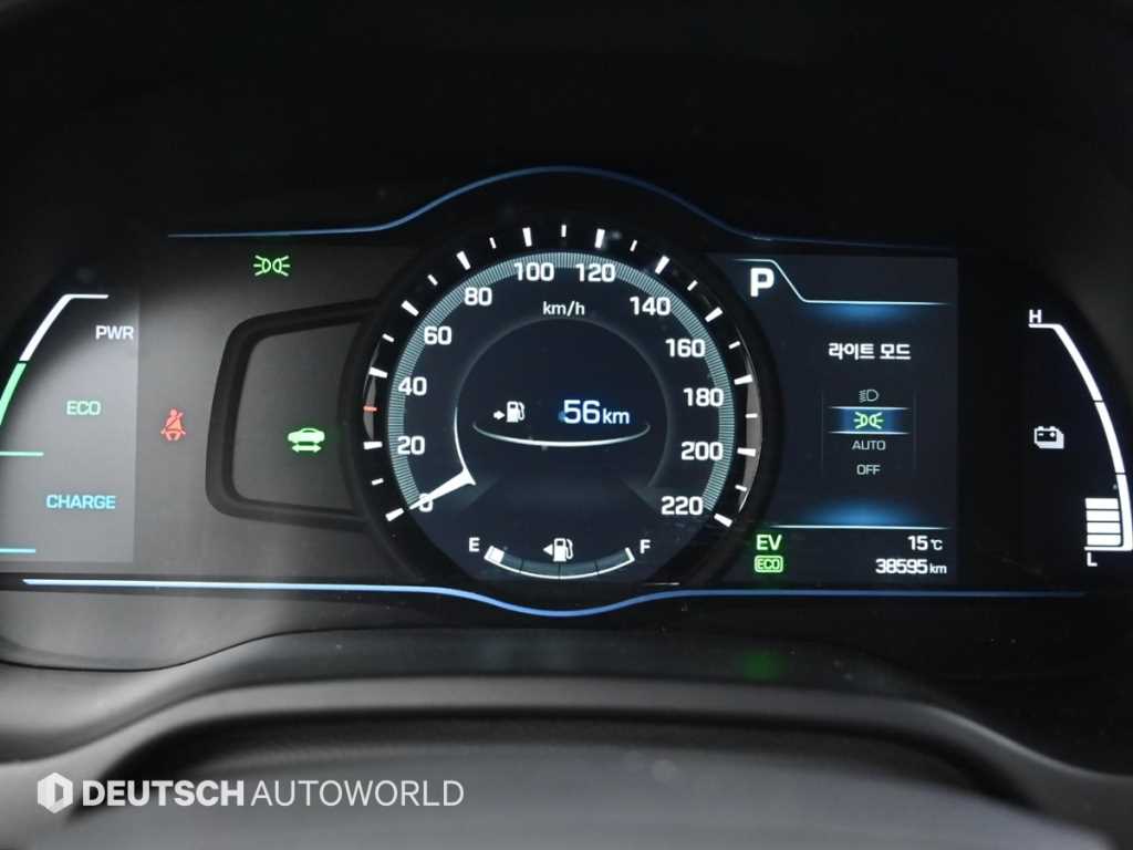HYUNDAI Ioniq - Vista 8