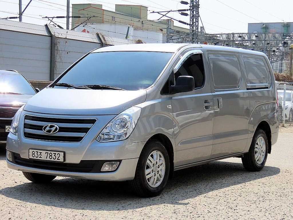 HYUNDAI Starex - Vista 2