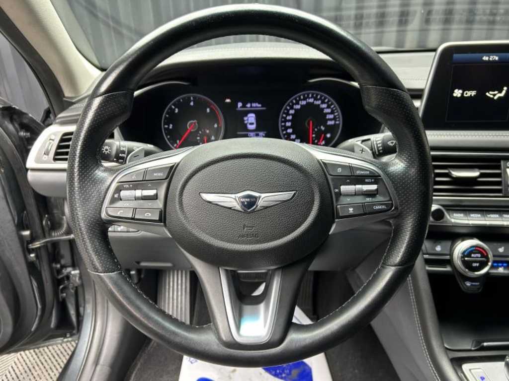 Genesis G70 - Vista 8