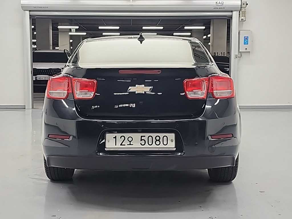 Chevrolet Malibu - Vista 3