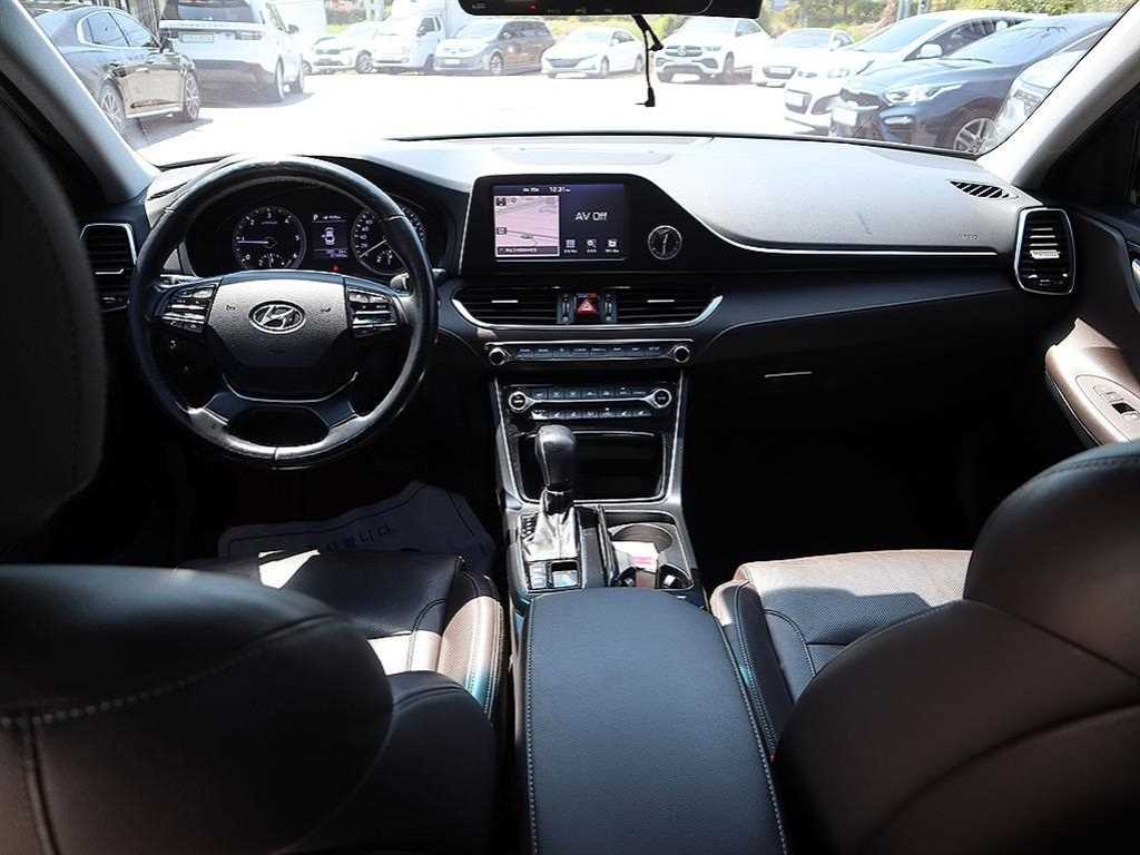 HYUNDAI Grandeur - Vista 5