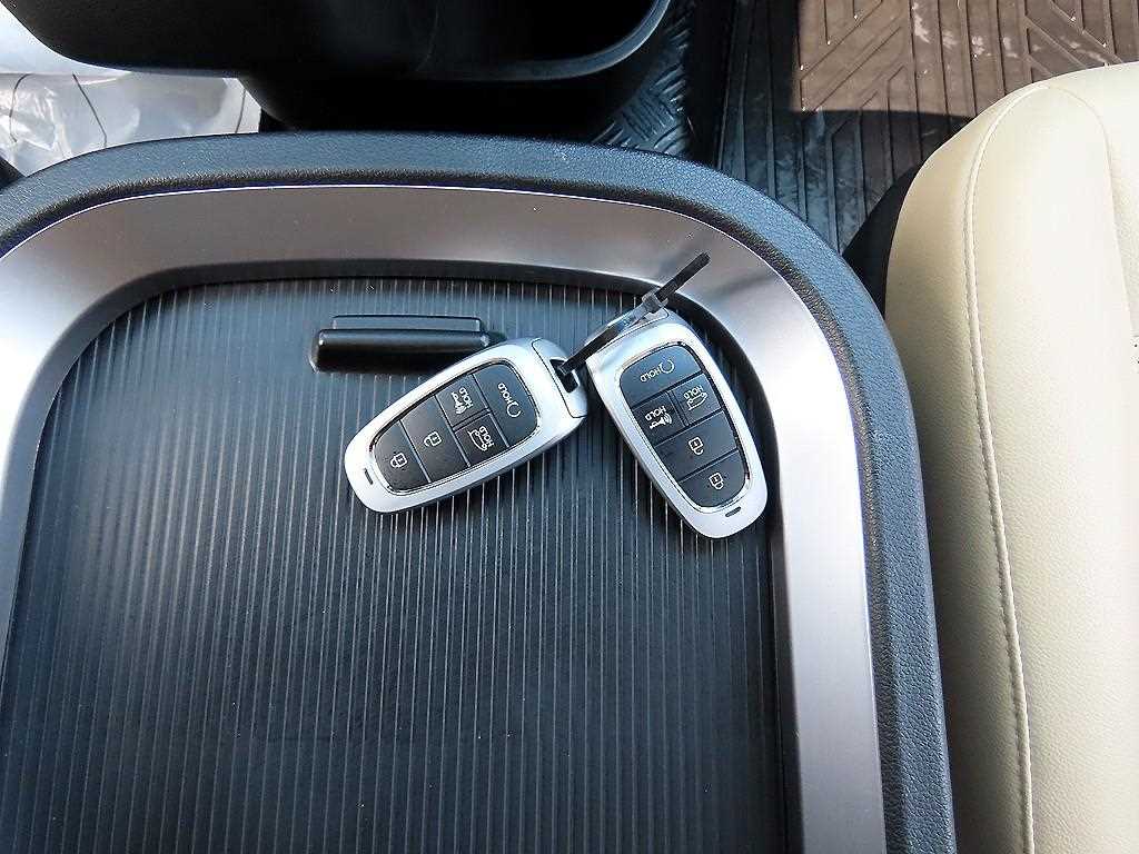 HYUNDAI Staria 2024 Plateado - Importación desde Corea - HF Imports Iquique - Foto 17