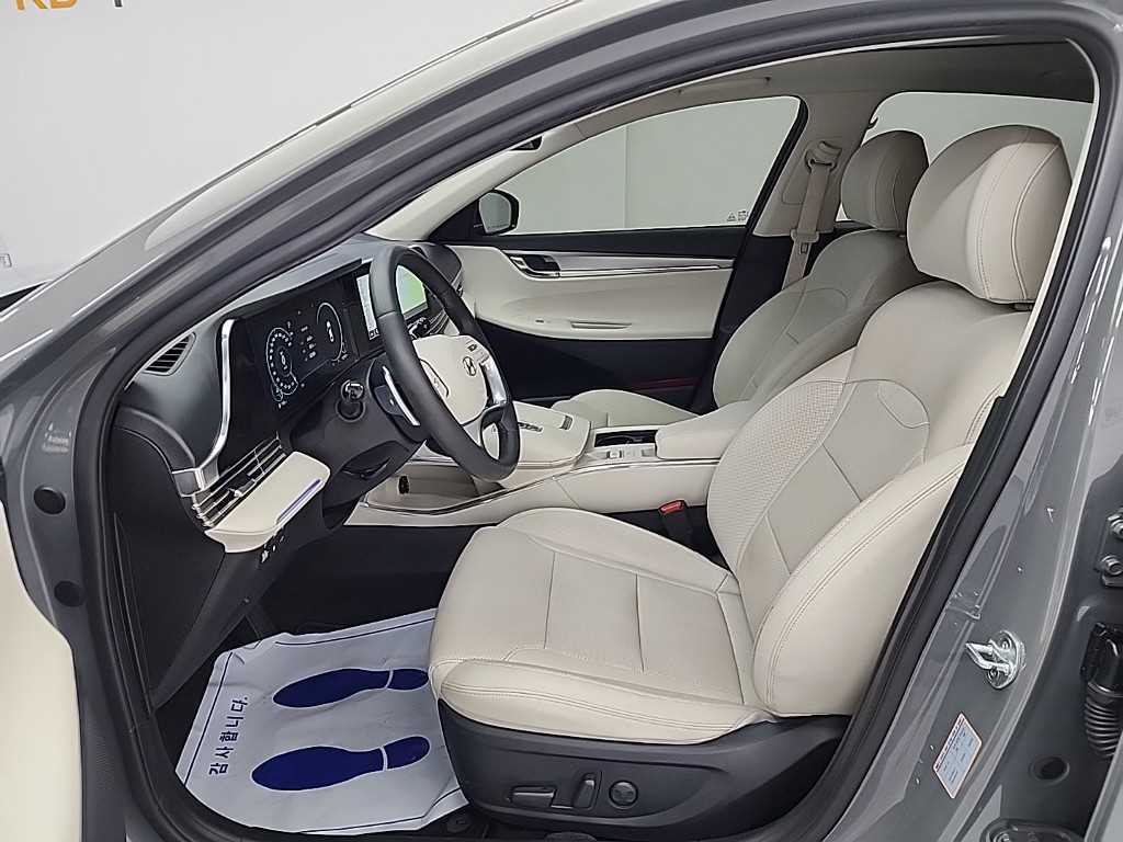 HYUNDAI Grandeur - Vista 11
