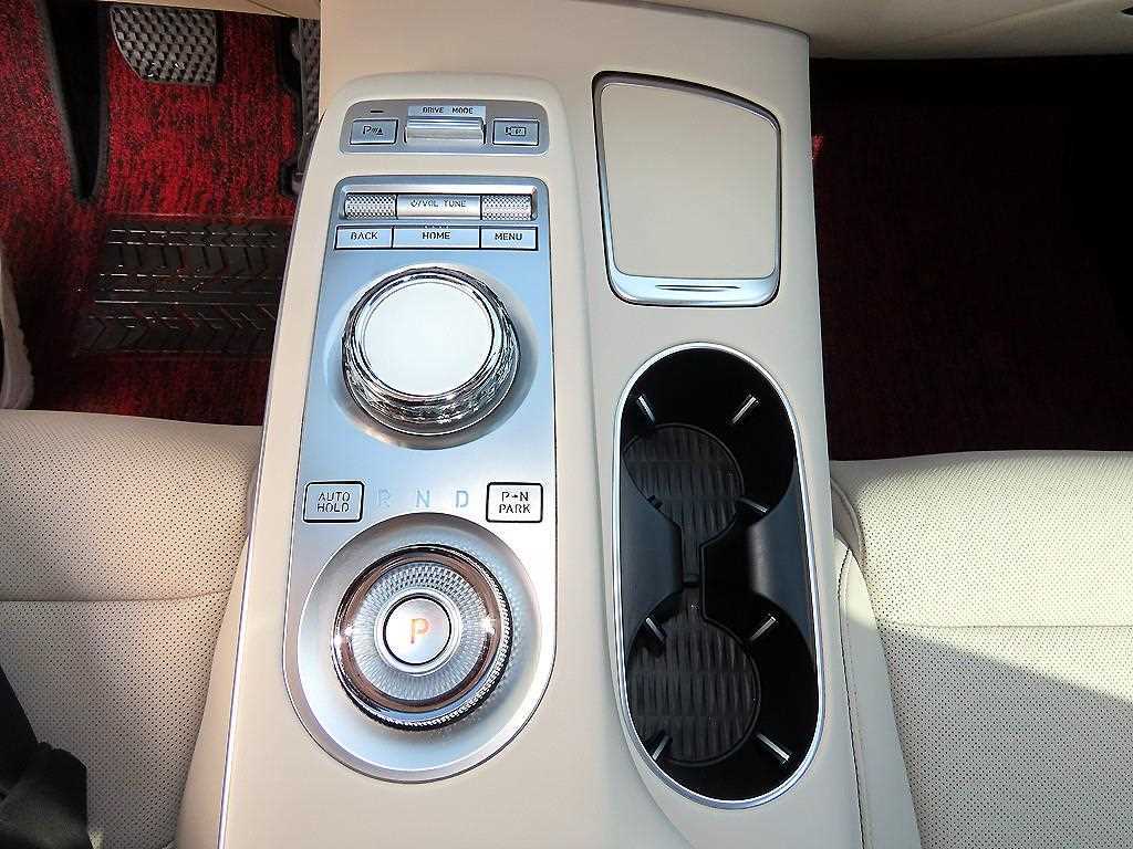 Genesis GV70 - Vista 10