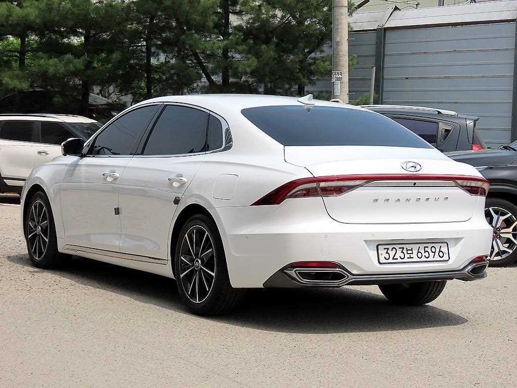 HYUNDAI Grandeur - Vista 3