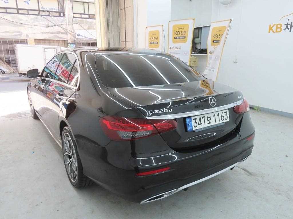 Mercedes Benz E class - Vista 4