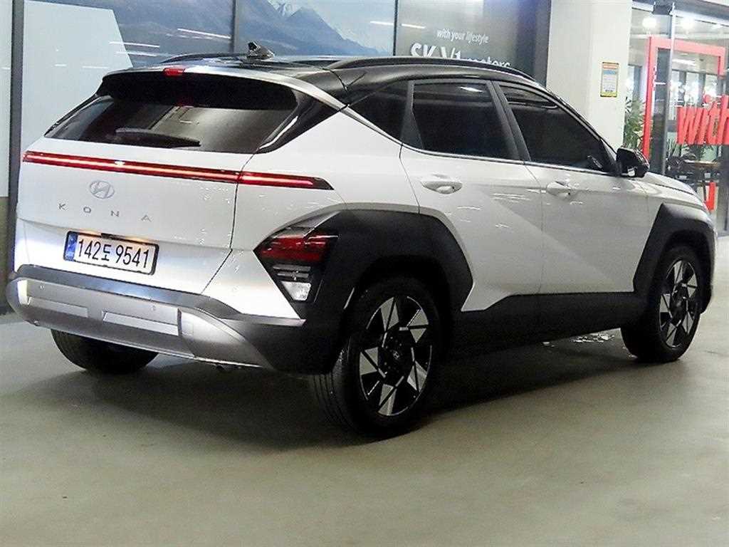 HYUNDAI Kona - Vista 4