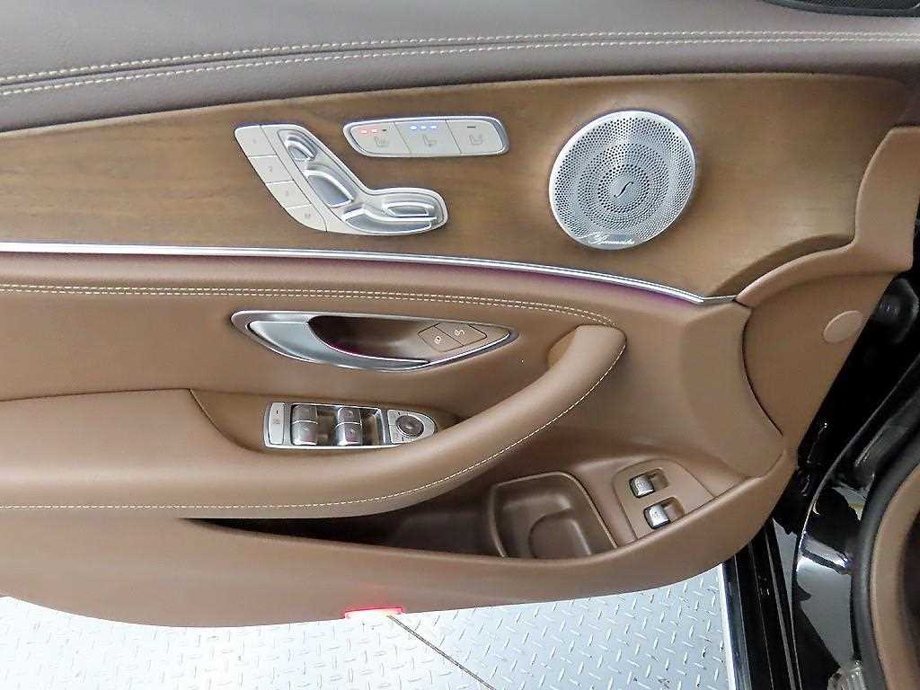 Mercedes Benz E class - Vista 11