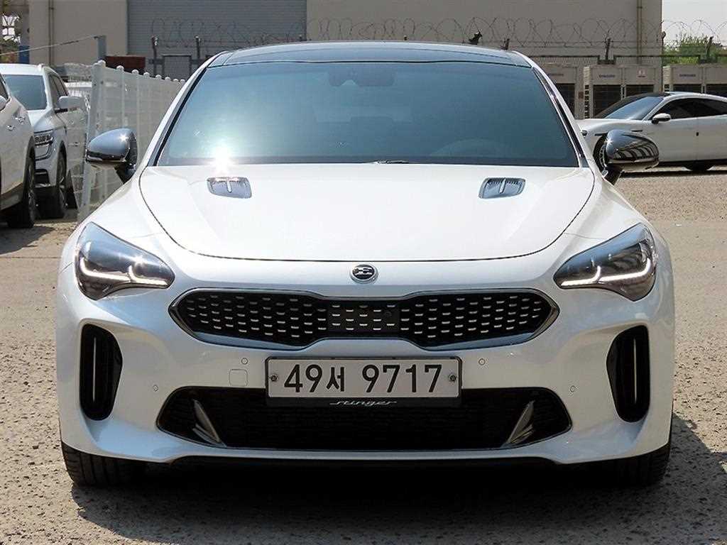 KIA Stinger 2018 Blanco - Importación desde Corea - HF Imports Iquique - Foto 1