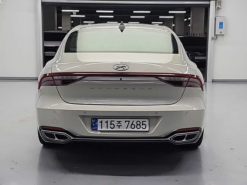 HYUNDAI Grandeur - Vista 3