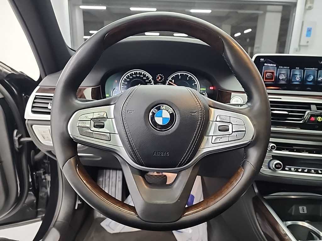 BMW 7 Series - Vista 9