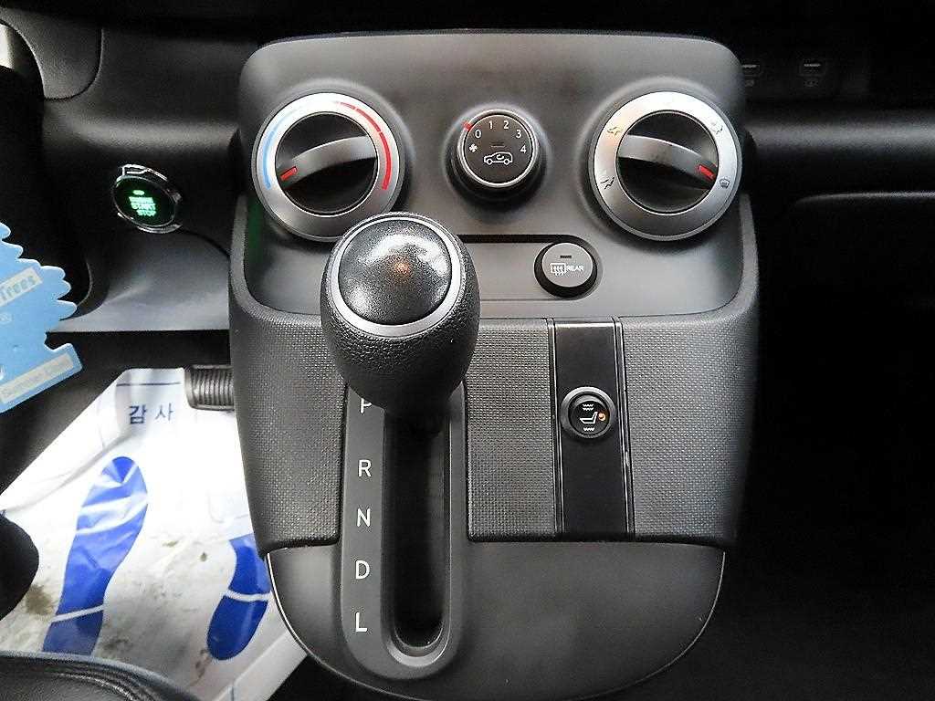 HYUNDAI Casper - Vista 10