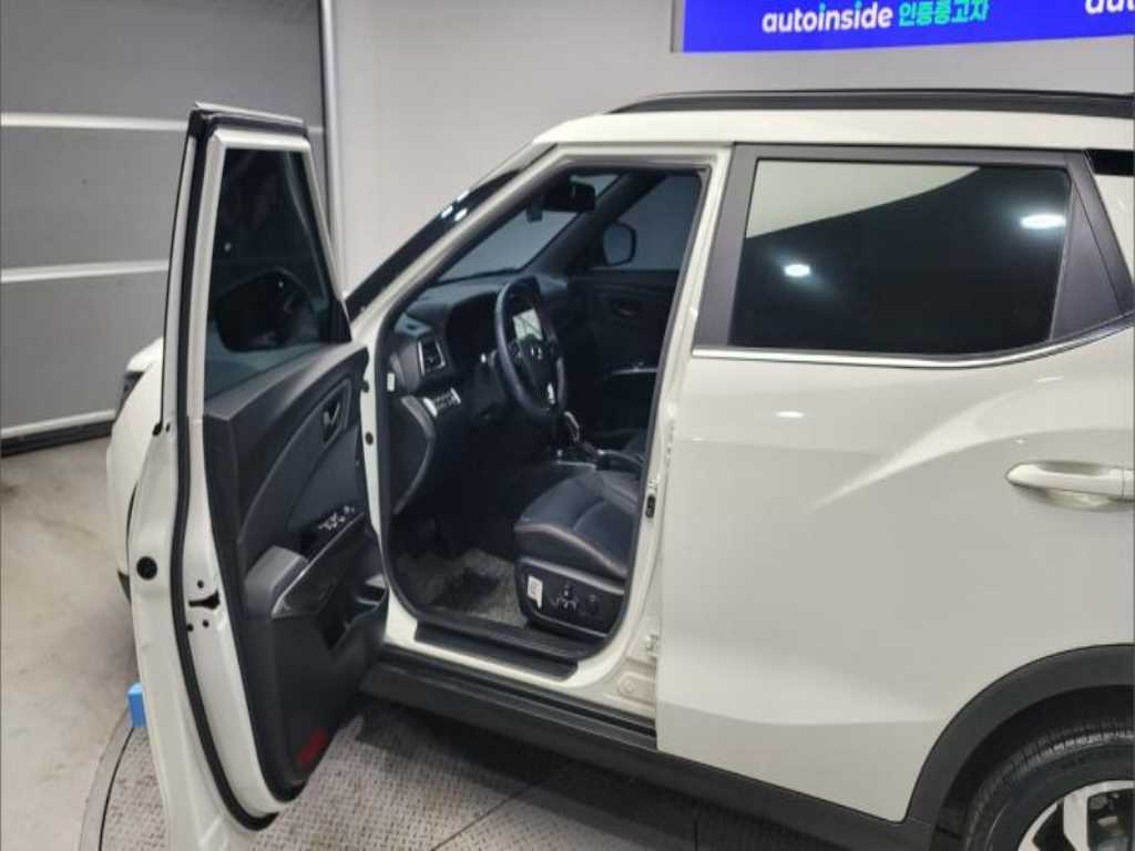 Ssangyong Tivoli - Vista 4