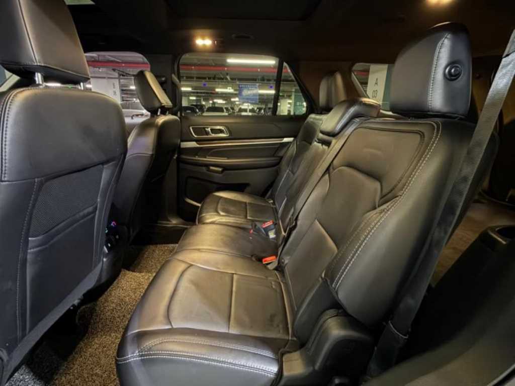 Ford Explorer - Vista 7