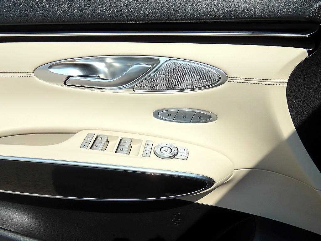 Genesis GV70 - Vista 11