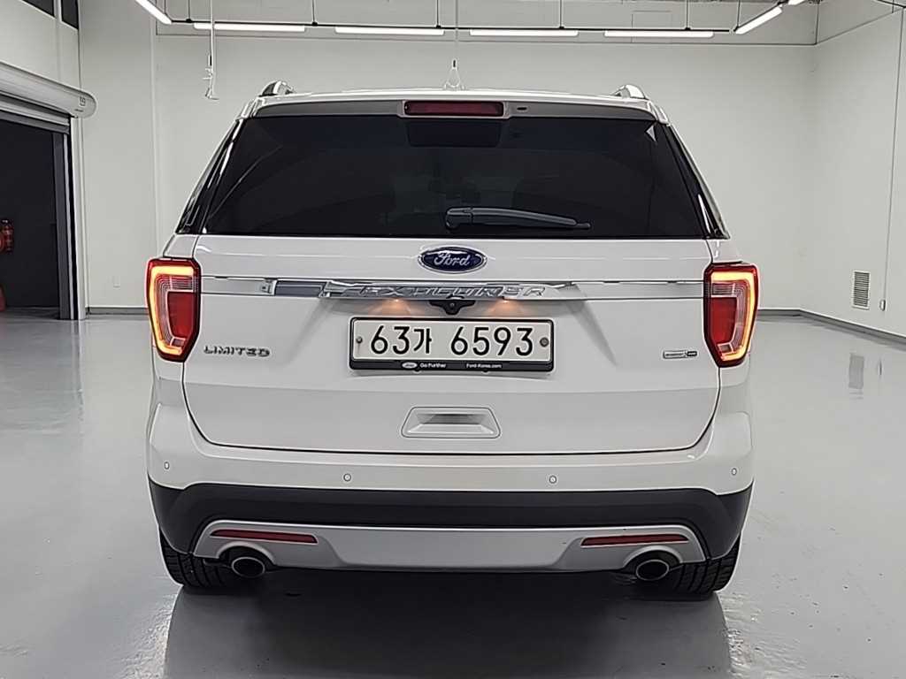 Ford Explorer - Vista 3