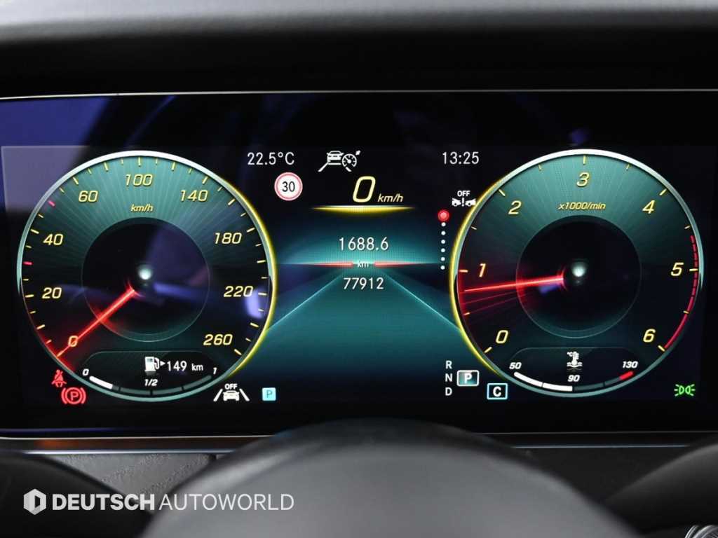 Mercedes Benz E class - Vista 8