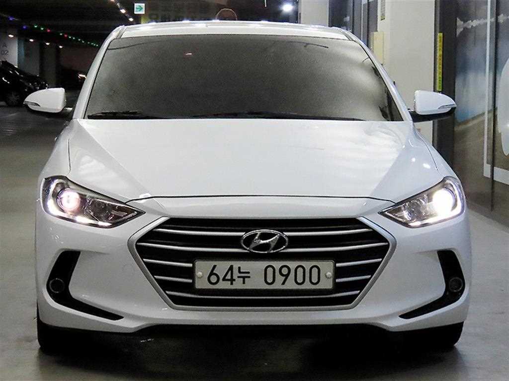 HYUNDAI Avante - Vista 2