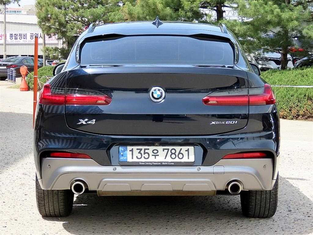 BMW X4 - Vista 4