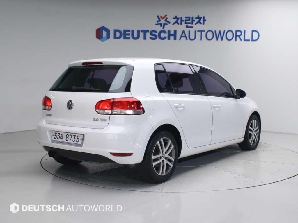 Volkswagen Golf - Vista 2
