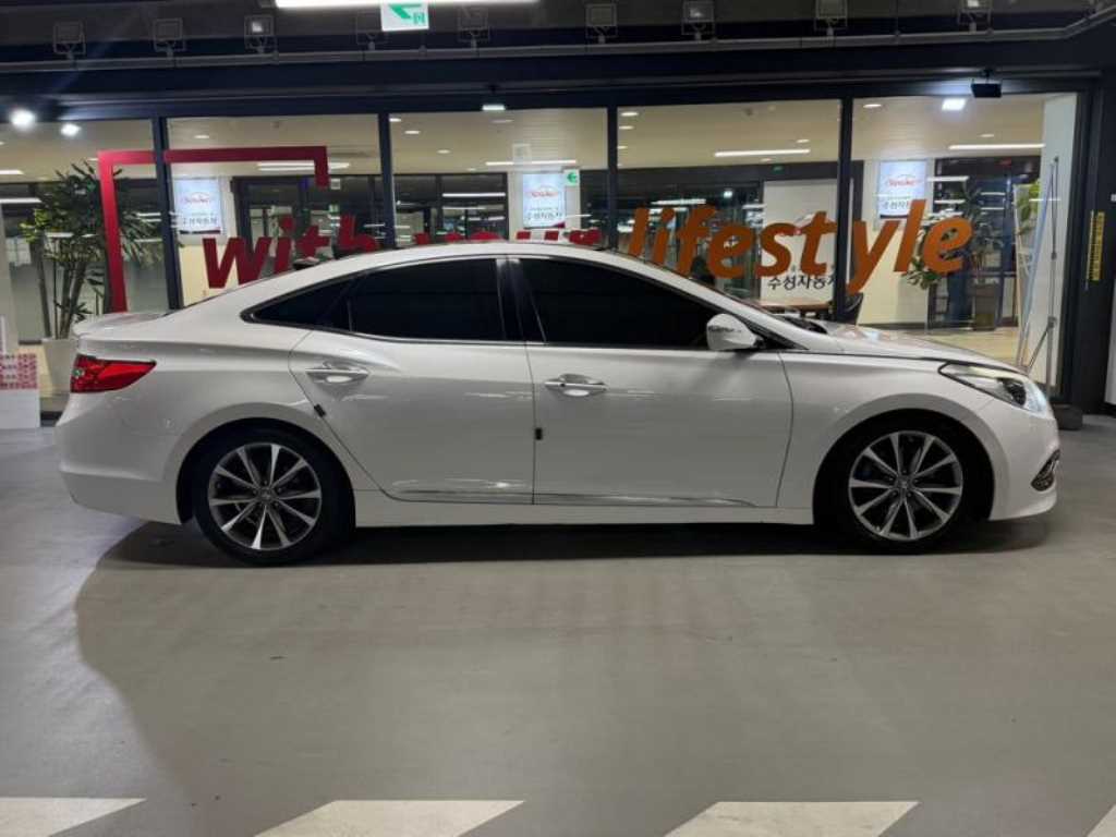 HYUNDAI Grandeur - Vista 3