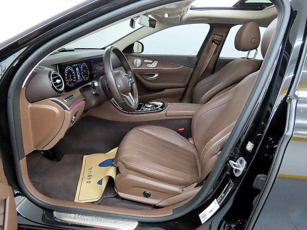 Mercedes Benz E class - Vista 5