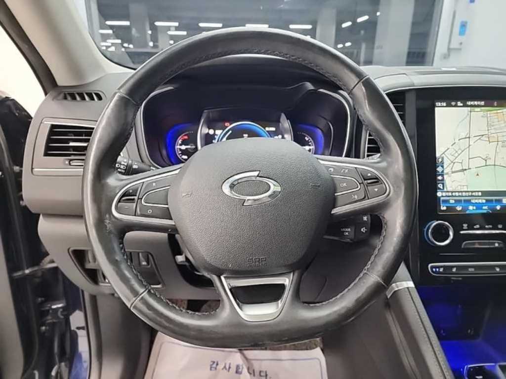 SAMSUNG QM6 - Vista 9