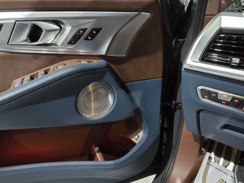 BMW XM - Vista 11