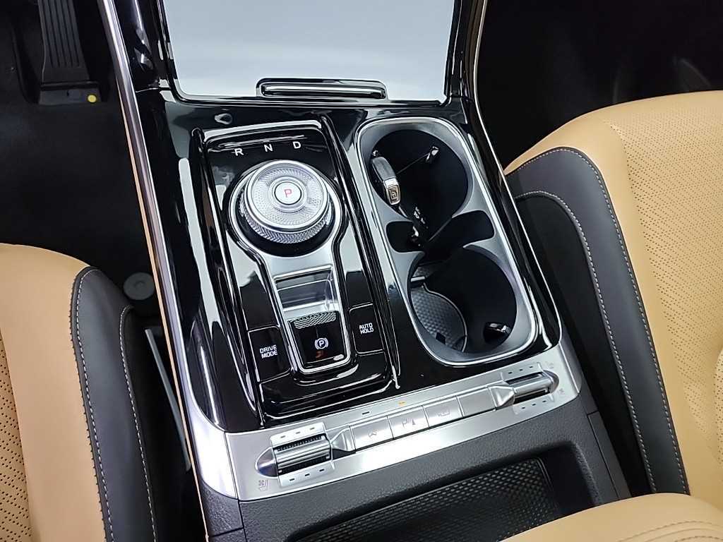 KIA Carnival - Vista 8