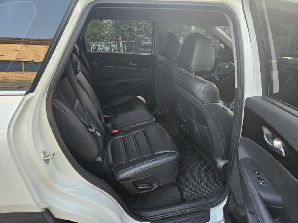 KIA Sorento - Vista 7