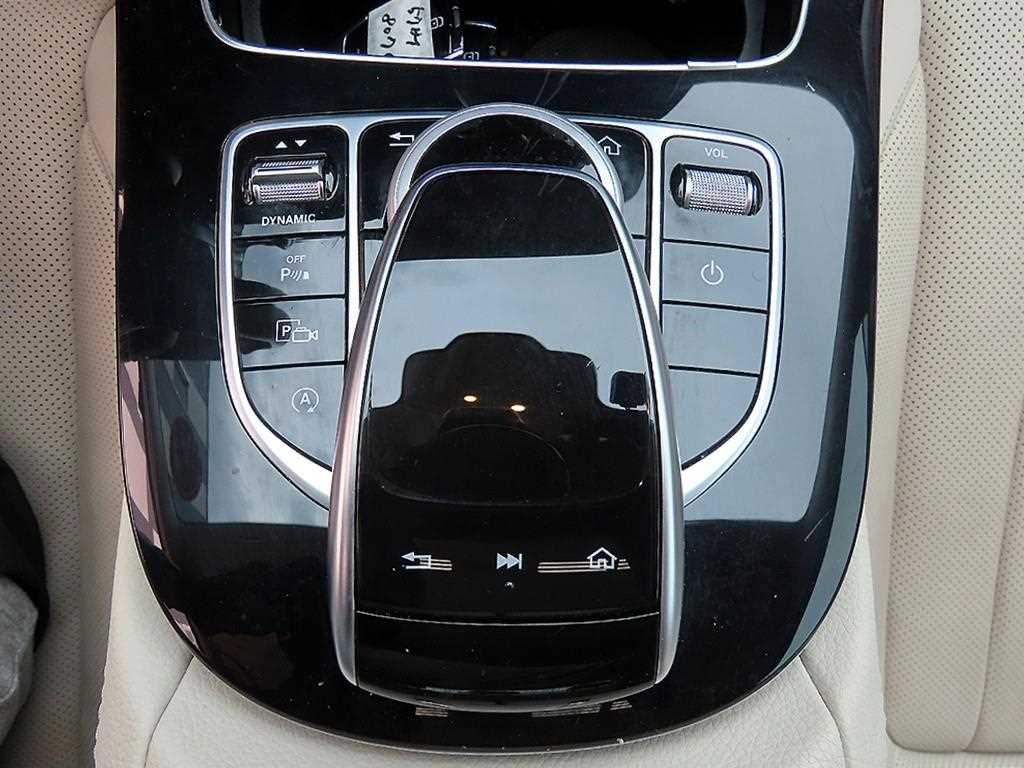 Mercedes Benz E class - Vista 12