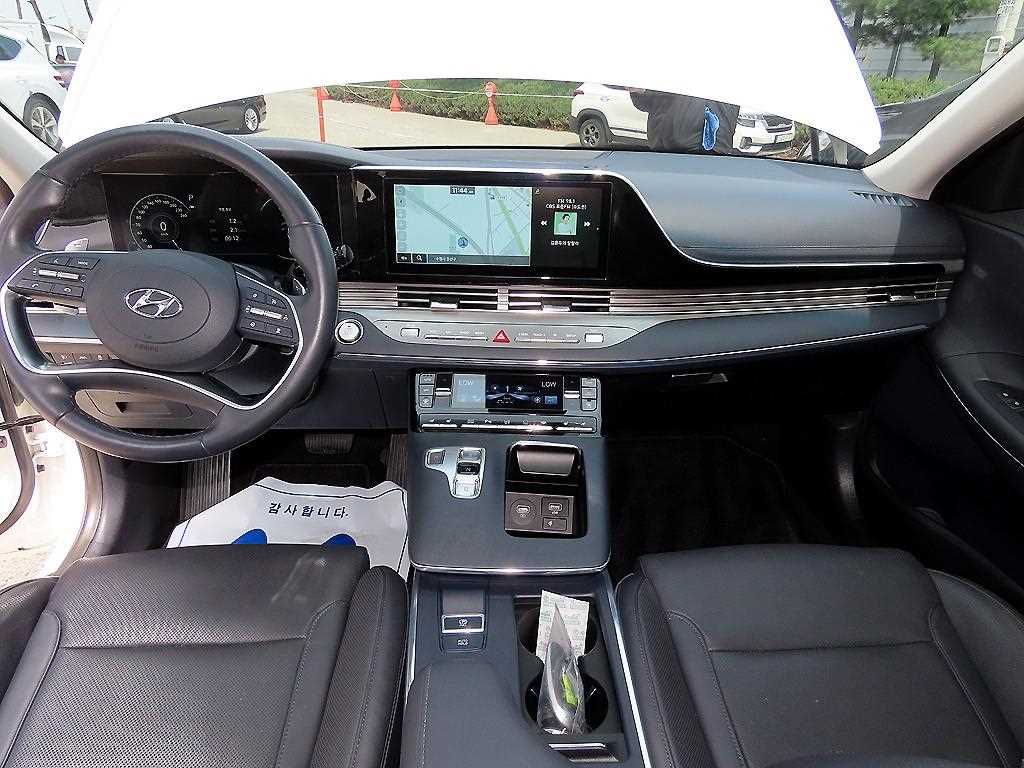 HYUNDAI Grandeur - Vista 7