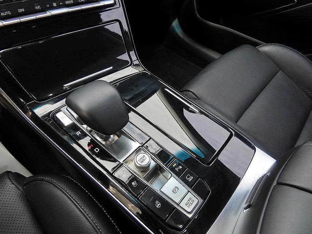 KIA K7 - Vista 10