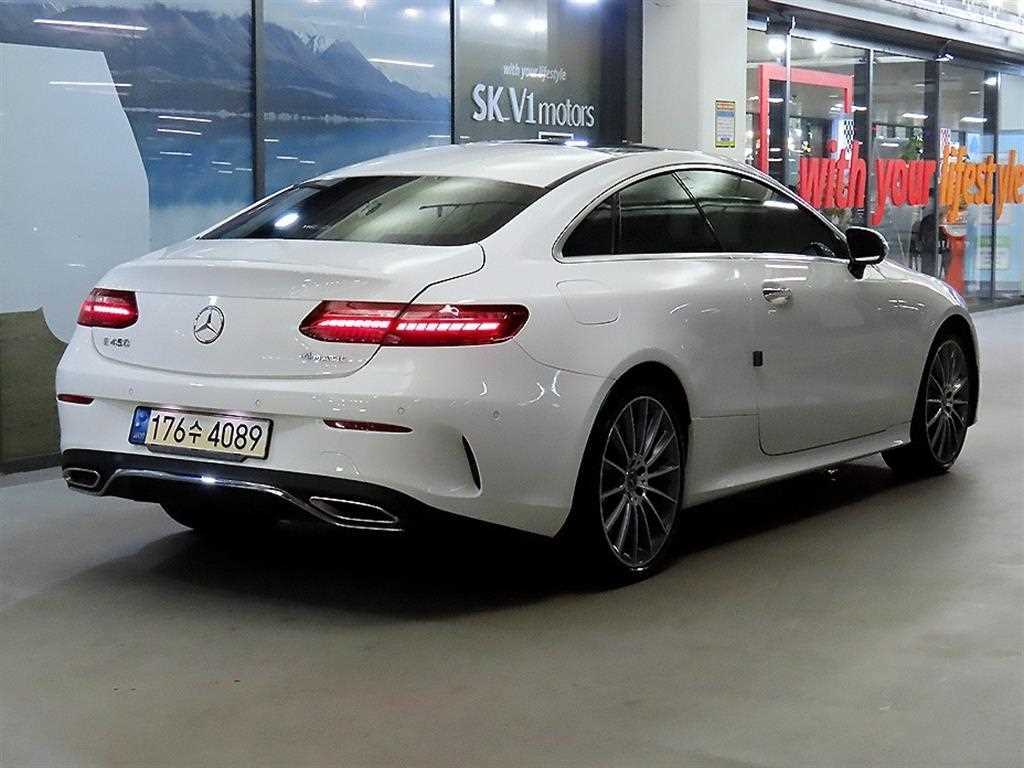 Mercedes Benz E class - Vista 4